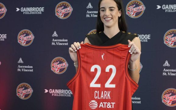 Caitlin Clark firmará con Nike por $28 millones