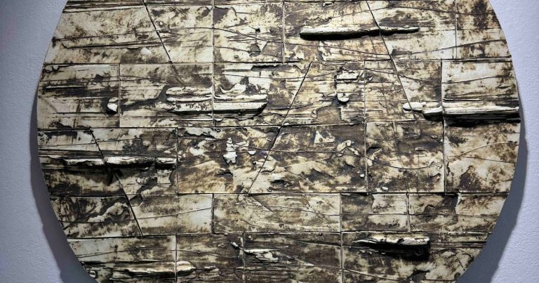 Jaime Suárez presenta su exhibición “Planetarium: Oda al tondo” en Galería Petrus