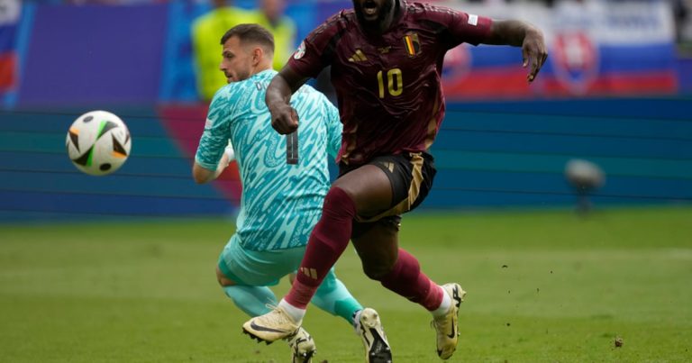 El jugador meme: Romelu Lukaku se vuelve viral en las redes por fallas ante Eslovaquia