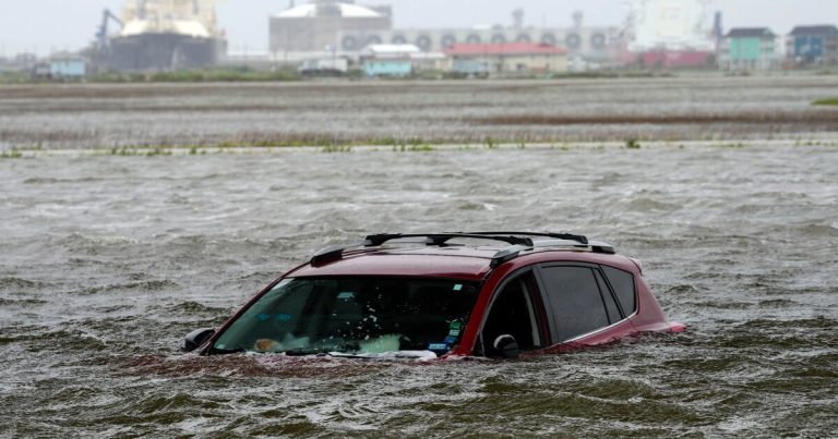Tormenta tropical Alberto provoca fuertes lluvias en el noreste de México y deja 3 muertos