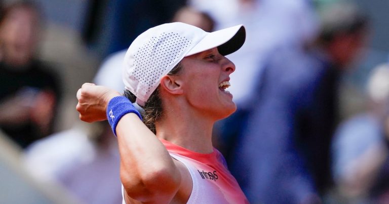 Swiatek elimina a Gauff y queda a un paso de cuarta corona en Roland Garros