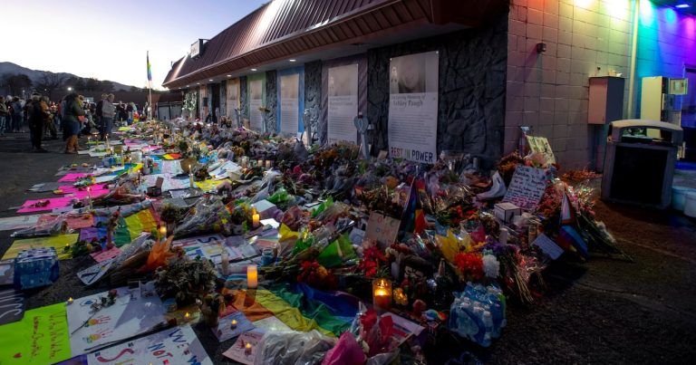 Sujeto que mató a cinco personas en club gay de Colorado se declara culpable de crímenes de odio
