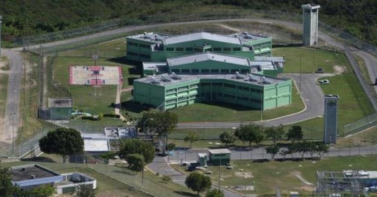 Autoridades hallan confinados sin vida en cárceles de Ponce y Bayamón