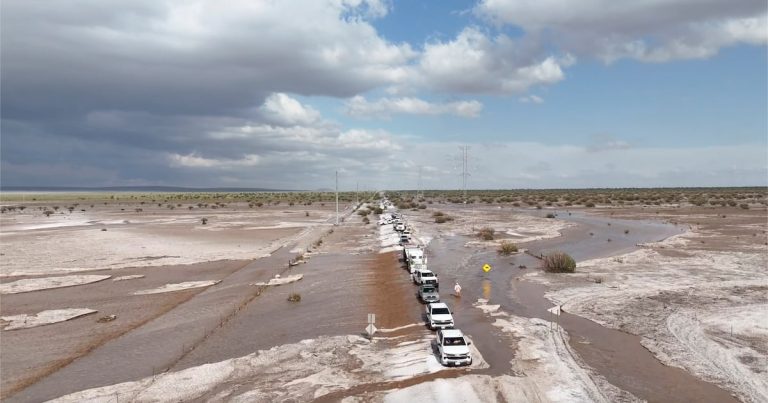 Fuerte tormenta transforma un pueblo “llano” de Nuevo México en un “gran lago”, según meteorólogos