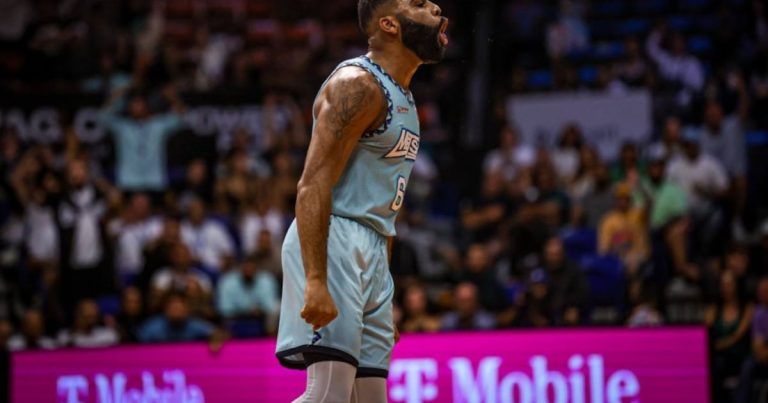 Mets de Guaynabo remontan y defienden su casa ante los Cangrejeros