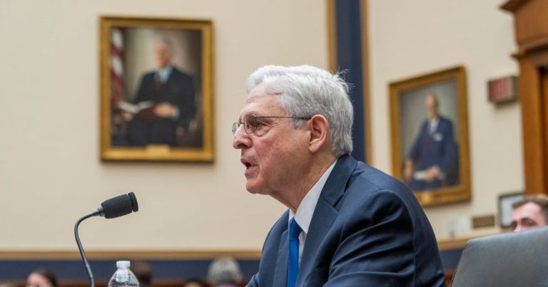 Garland repudia ataques a Justicia y advierte a republicanos no se dejará intimidar