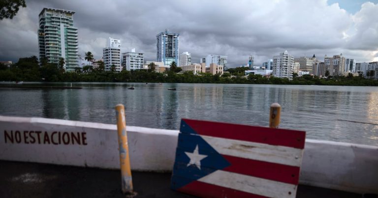 Denuncian supuesto derrame de combustible en la Laguna del Condado