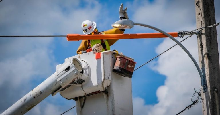 Local ofrece comida gratis para afectados por falta de luz en Coamo y Santa Isabel