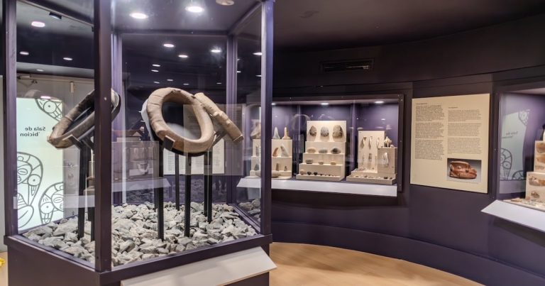 Inauguran renovada sala de exhibición del Centro Ceremonial Indígena de Caguana