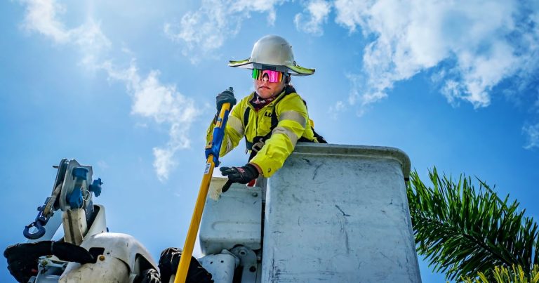 Miles se quedan sin luz en la tarde del lunes