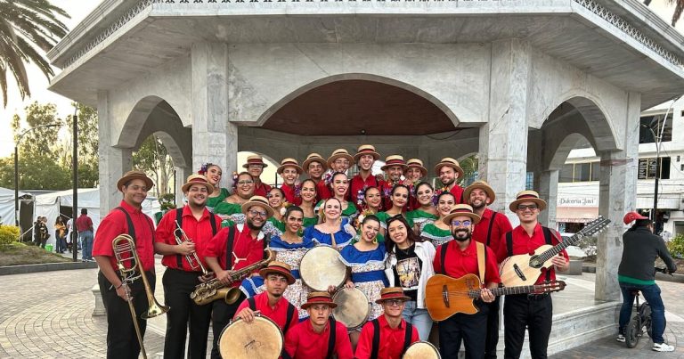Grupo puertorriqueño de danza folklórica representa a Puerto Rico en México