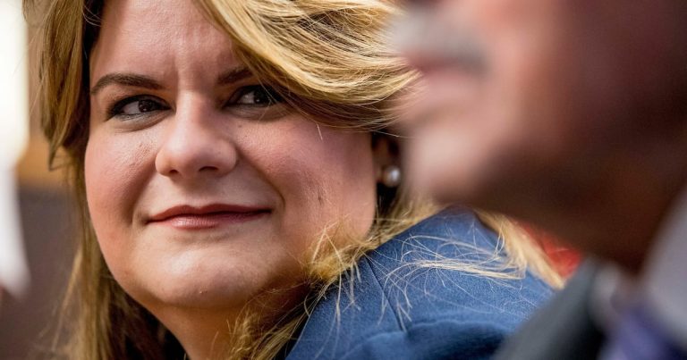 Jenniffer González presenta proyecto para que ciudadanos obtengan baterías de energía con fondos de FEMA