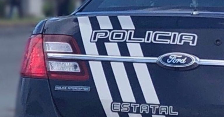 Accidente con auto volcado en la PR-52 de Cayey hacia Caguas