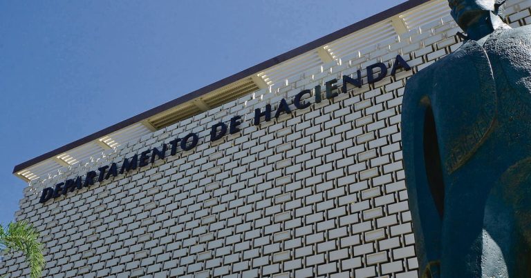 Causa para arresto contra contable que llenó sobre 700 planillas fraudulentas