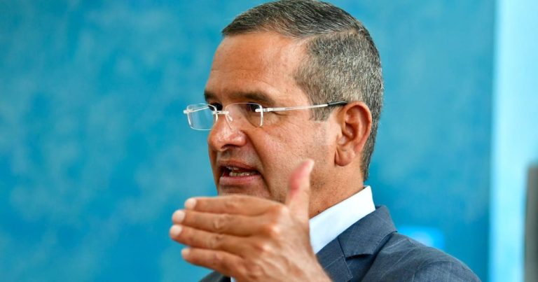 Piden al gobernador firmar resolución que elimina cargo retroactivo a clientes con placas solares