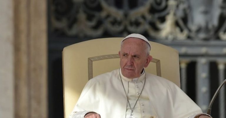 Papa Francisco expresa preocupación por “crítica” situación en Venezuela y pide evitar la violencia