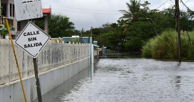 Emiten aviso de inundaciones para varios municipios debido a lluvias provocadas por Ernesto
