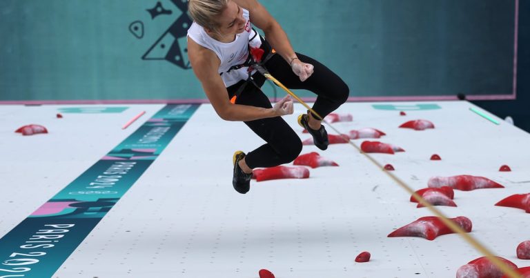 La polaca Aleksandra Miroslaw gana el oro en escalada de velocidad en París 2024