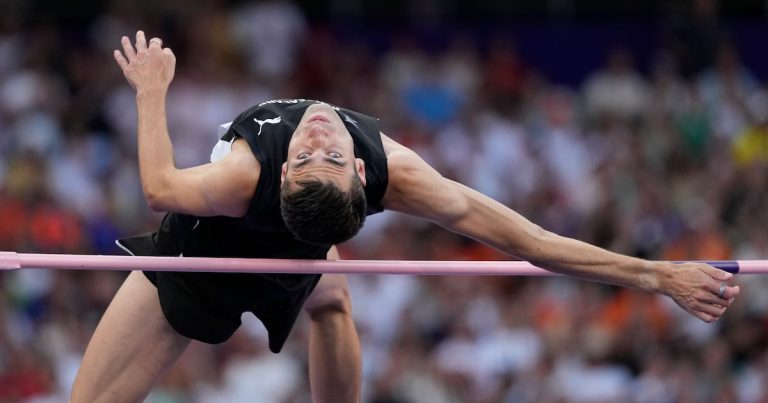 Después de 11 fallos, Kerr se lleva el oro en salto de altura en un duelo directo con McEwen