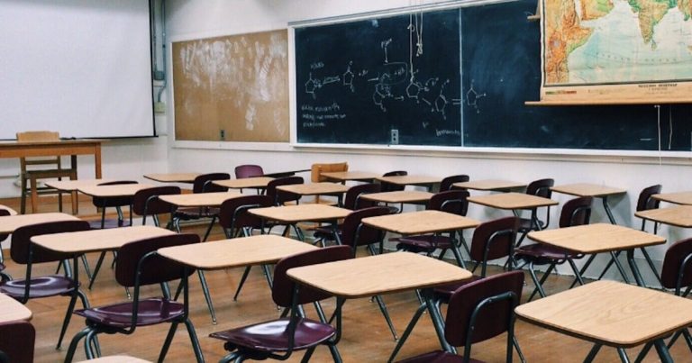 AMPR apuesta a la reducción de estudiantes por salones de clases para atender el rezago académico