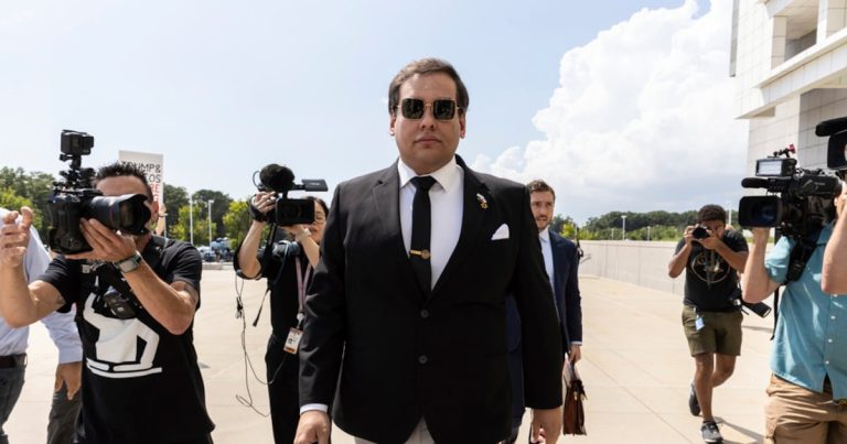 Al declararse culpable, George Santos dice que la ambición lo llevó a mentir para llegar al Congreso