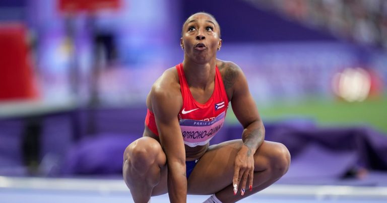 Jasmine Camacho-Quinn admite se sentía ansiosa antes de comenzar la carrera