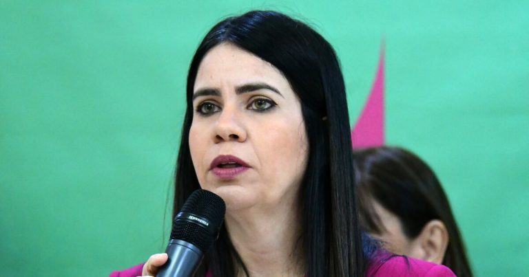 Salud espera por revisión de guías para mpox tras declaración de emergencia de salud pública mundial