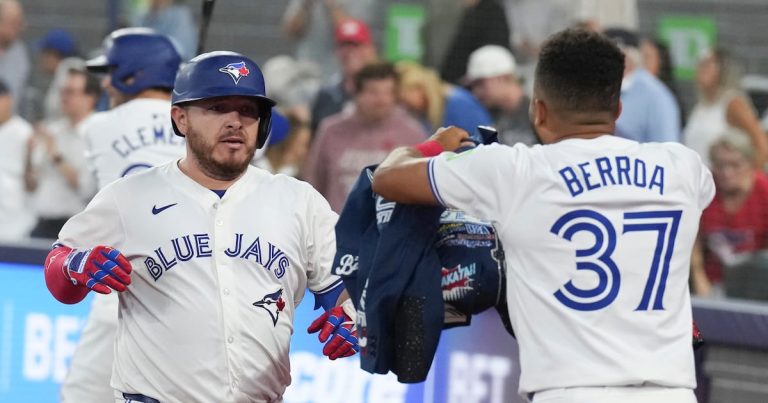 Alejandro Kirk aporta jonrón de 3 carreras y Azulejos superan 5-2 a Orioles