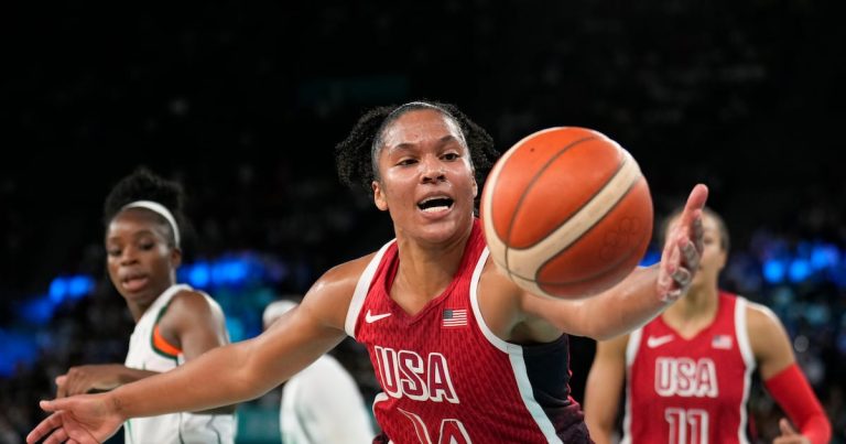 Estados Unidos pasa a la semifinal del baloncesto femenino en París