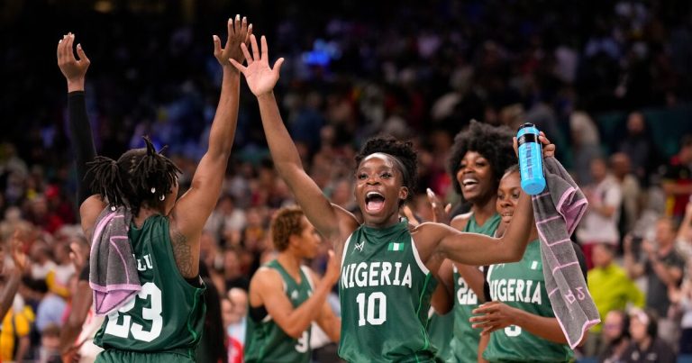 Estados Unidos extiende a 58 su racha de victorias en baloncesto femenino