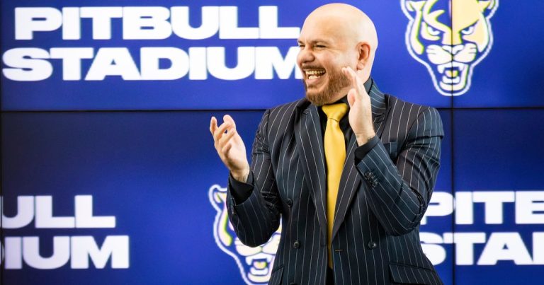 Estadio universitario en la Florida llevará el nombre de Pitbull