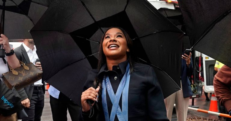 USA Gymnastics dice que el panel de arbitraje no reconsiderará la decisión sobre medalla de Chiles