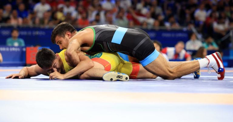 Sebastián Rivera gana su primer combate, pero cae en en cuartos: sus esperanzas están en posible repechaje