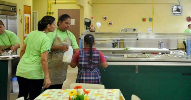 Empleados comedores escolares se manifestarán frente al DE para exigir aumento salarial y pagos atrasados