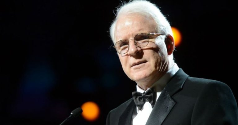 Pese a las solicitudes virales, Steve Martin declina interpretar a Tim Walz en SNL