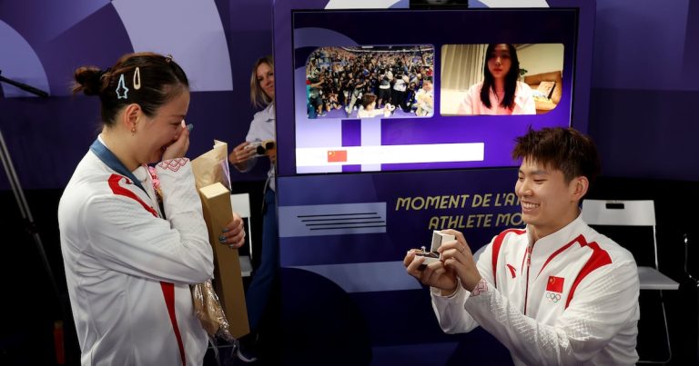 Amor de oro: atleta china se sube a lo más alto del podio y le proponen matrimonio