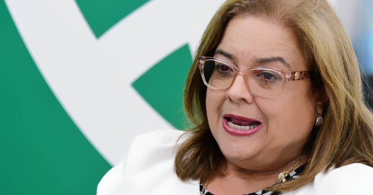 Contralora señala costo de demandas por discrimen político en el gobierno