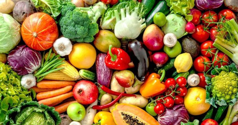 WIC entrega vales para la compra de alimentos frescos