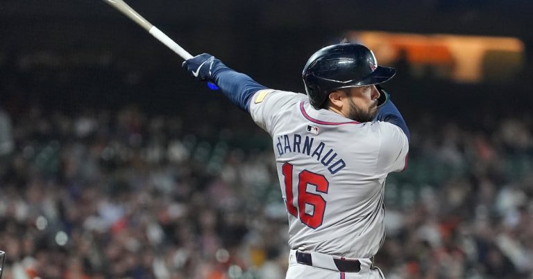 Bravos vuelven a superar a Gigantes en 10 innings