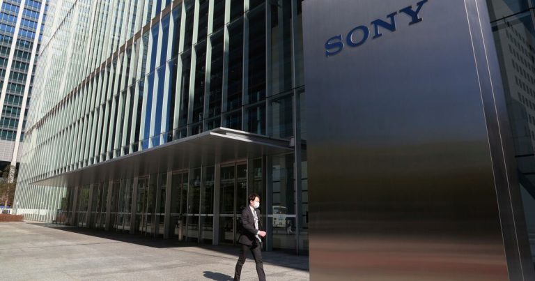 Sony reporta mayores ganancias por fuerte demanda de sus videojuegos, películas y música