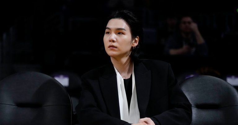 Cantante de BTS es multado por conducir en estado de ebriedad