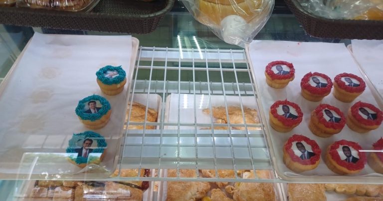 Se acaban los “cupcakes” con foto de Juan Dalmau en panadería de Santa Isabel