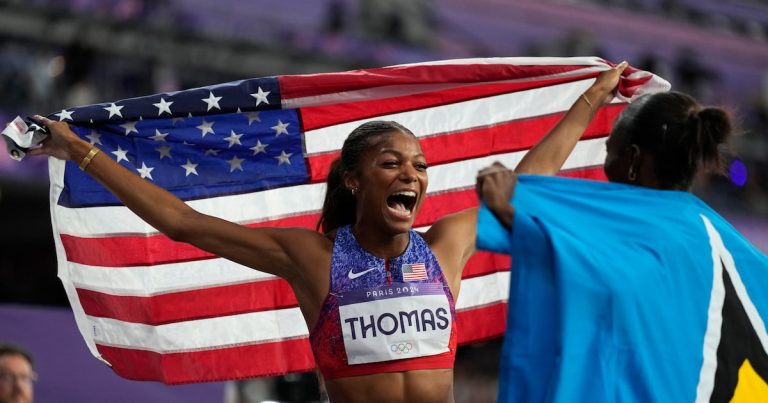 EEUU brilla en atletismo y desaloja a China de la cima del medallero de París 2024