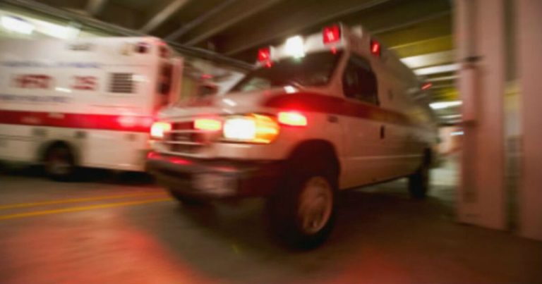 Hombre sale expulsado en accidente de tránsito en Bayamón