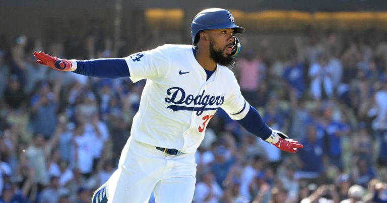 Dodgers barren a los Piratas tras hit de victoria por parte de Teoscar Hernández