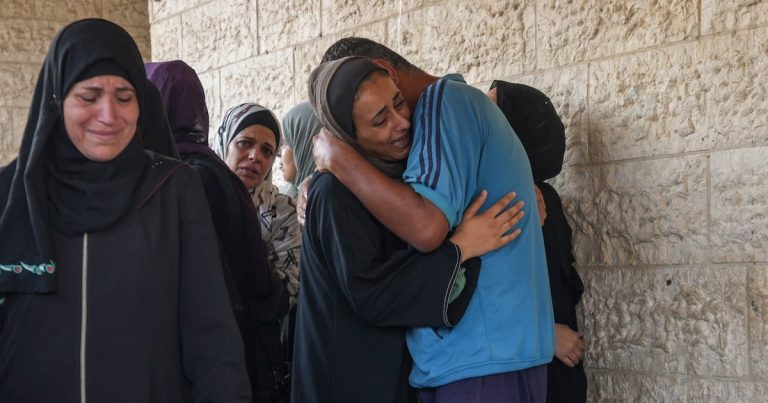 Ataque israelí mata a 18 miembros de una familia en Gaza