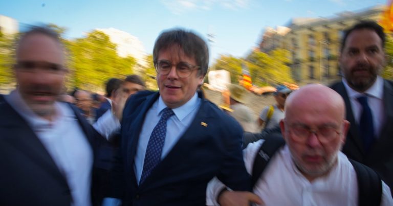 Policía española trata de explicar cómo se le escapó exlíder catalán fugitivo