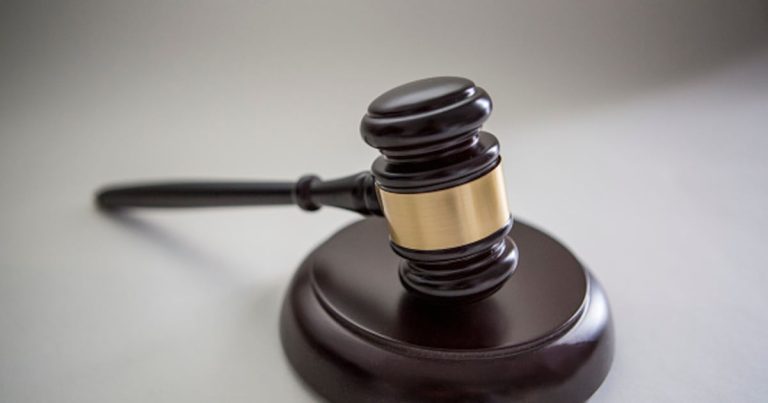 Presentan cargos contra hombre por agresión a supervisora en negocio de Toa Baja