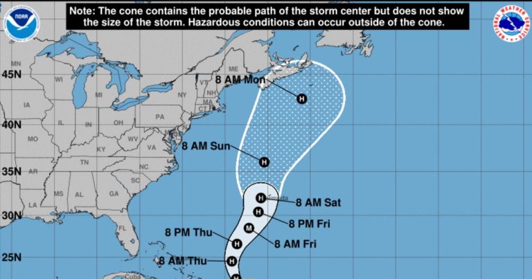 Ernesto se convierte en huracán al norte de Puerto Rico