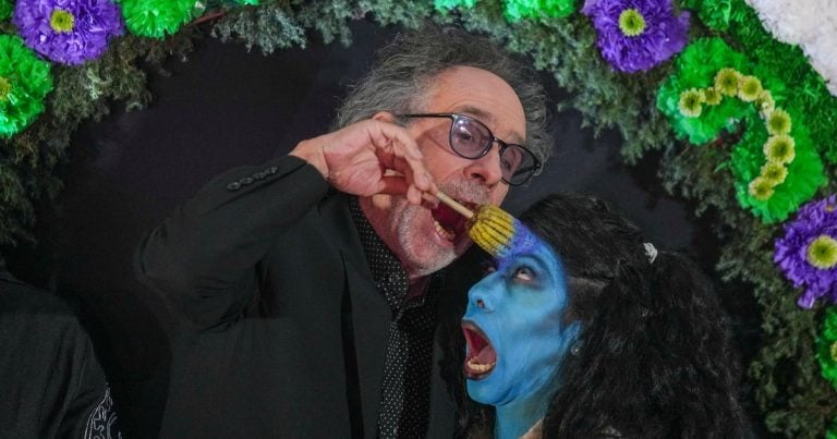 Burton y el elenco de “Beetlejuice Beetlejuice” visitan México